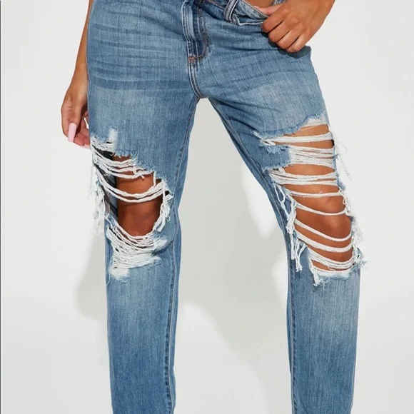 Fashion Nova distressed jeans - Picture 3 of 8